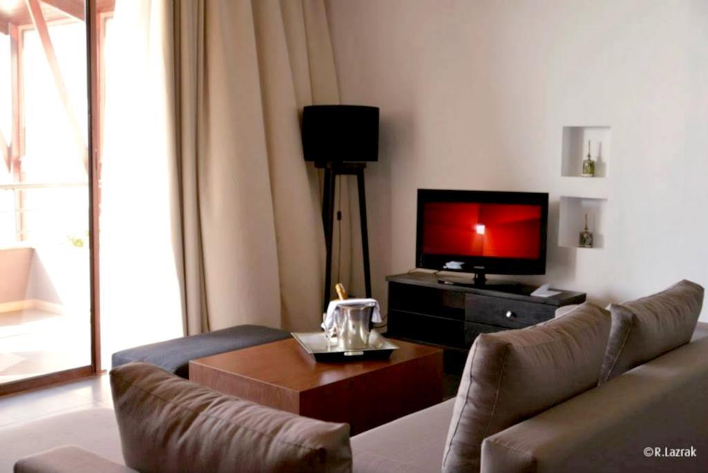 Hotel Des Arts Resort & Spa Tamarist Dış mekan fotoğraf