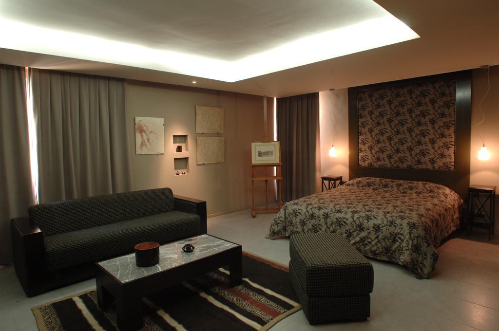 Hotel Des Arts Resort & Spa Tamarist Oda fotoğraf